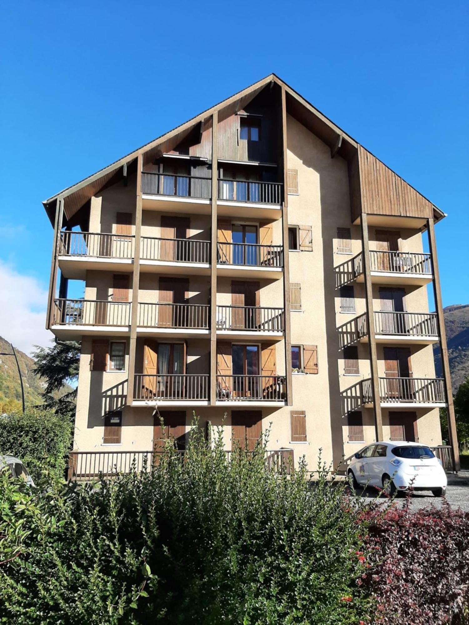 Appartement Vert Tendre Face A La Montagne Bagnères-de-Luchon Екстериор снимка