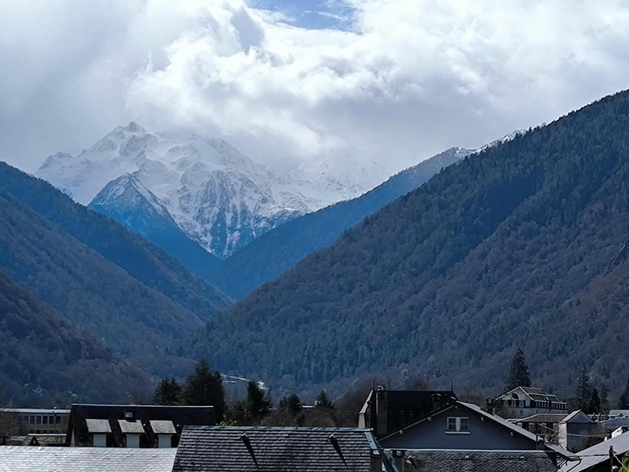 Appartement Vert Tendre Face A La Montagne Bagnères-de-Luchon Екстериор снимка